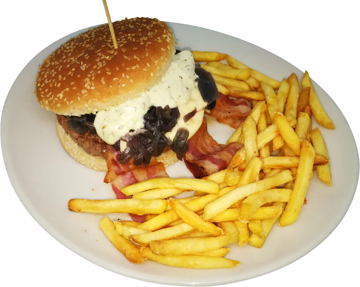 Hamburger Bacon con cipolla caramellata e salsa, con patatine fritte